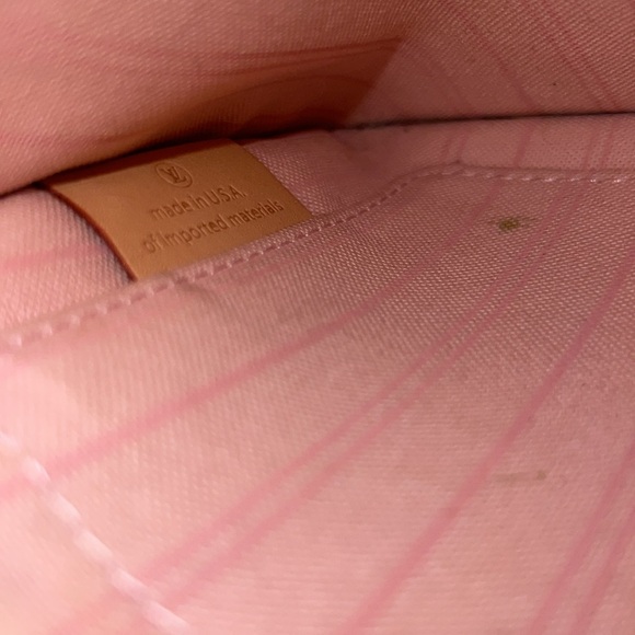 Louis Vuitton Neverfull Wristlet - Picture 9 of 9